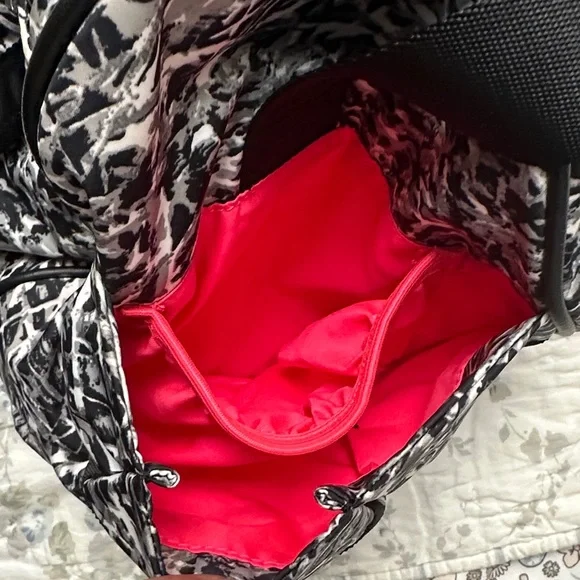 LuluLemon Black and White Patterned Duffel Bag, gym - Picture 8 of 16
